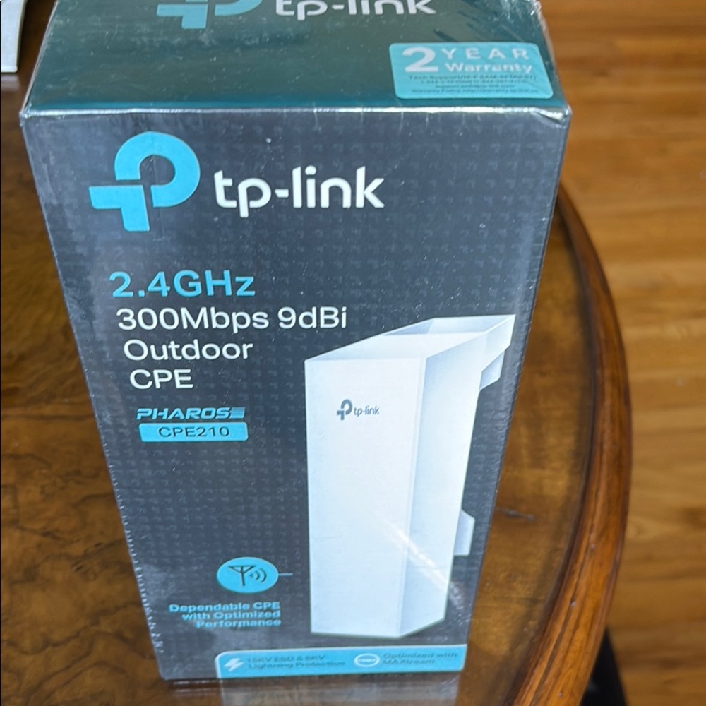 White TP Link Wireless Access Point 300Mbps (model no. CPE219(u/s) (NEW)